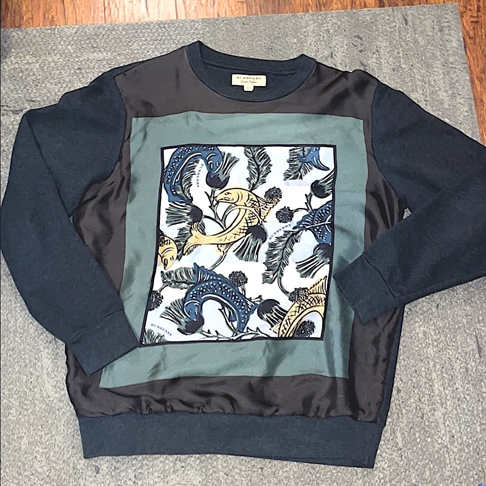 Rare Burberry Crewneck sweater